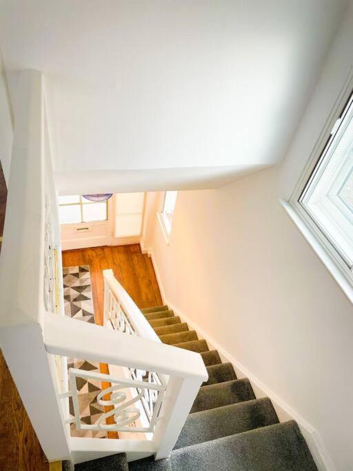 فيلا House In Colnbrook Near Windsor & Heathrow المظهر الخارجي الصورة