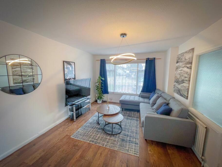 فيلا House In Colnbrook Near Windsor & Heathrow المظهر الخارجي الصورة
