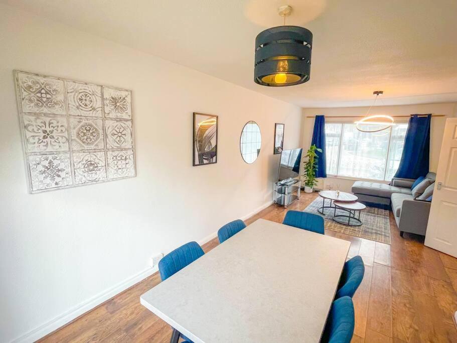 فيلا House In Colnbrook Near Windsor & Heathrow المظهر الخارجي الصورة